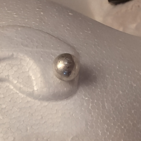 💵2/$10Bundle and Save💵 NWOT Silver Toned Distressed Stud Ball Earrings - Picture 4 of 9